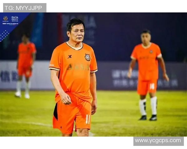 足坛巨星同框经典瞬间铭刻绿茵场辉煌与激情岁月 足坛巨星同框经典瞬间铭刻绿茵场辉煌与激情岁月