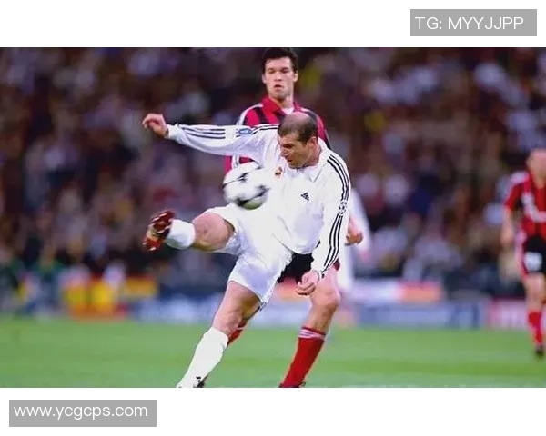 五月出生的足球传奇人物盘点：他们的成就与足坛影响力